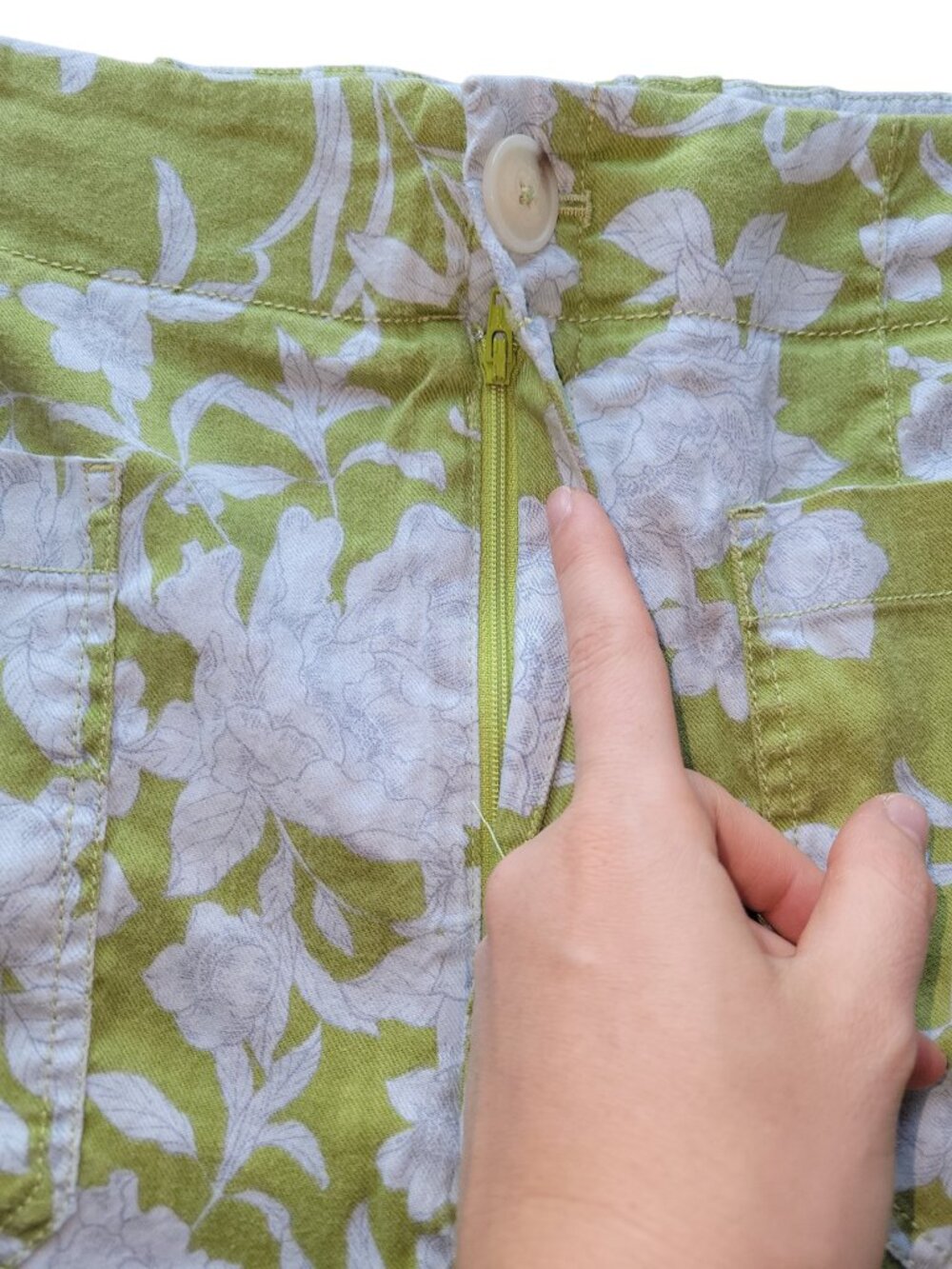 Maeve by Anthropologie Green and Blue Leaf Print London Wide Leg Pants Size XL - Picture 7 of 12